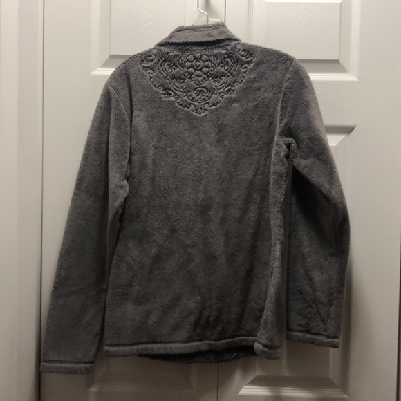 Ascend half zip pull over with embroidery on left side and top of the back - Picture 11 of 13